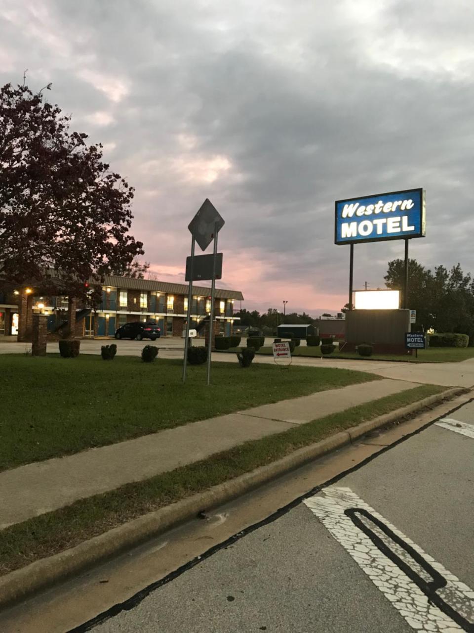 Western Motel Brinson Crossing Eksteriør bilde